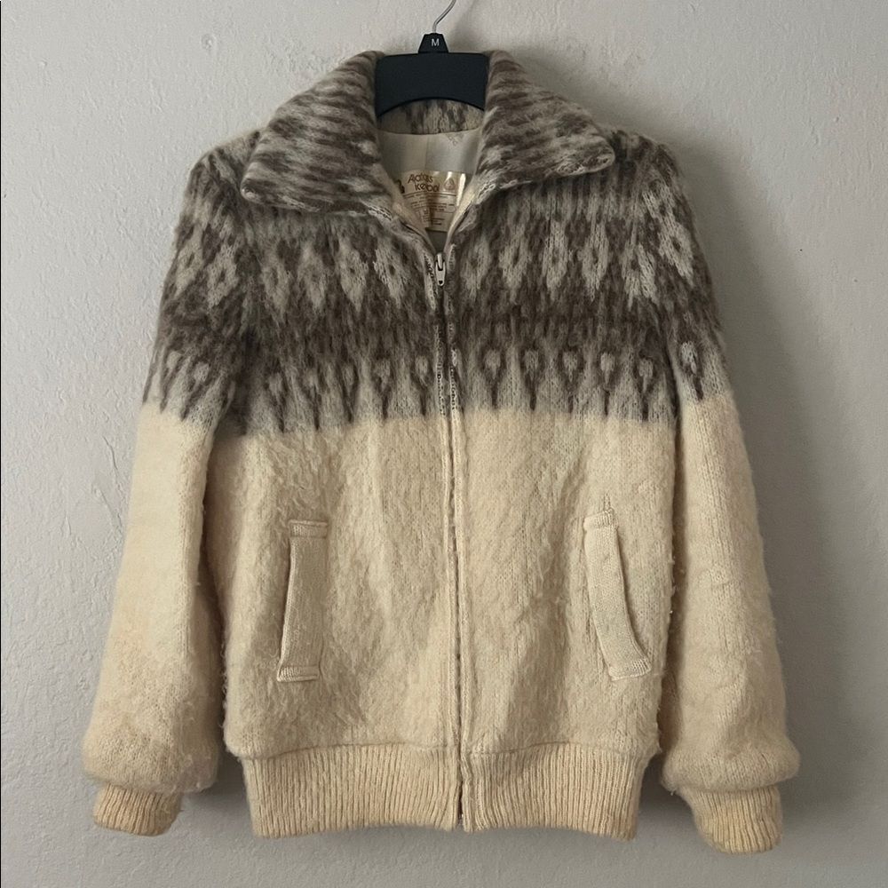 Vintage Alafoss Icewool 100% Wool  Fuzzy Cozy Cream and Brown Zip-Up Jacket in M